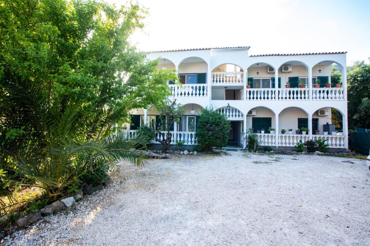Terranova Beach Apartment -Rose Ípszosz Kültér fotó